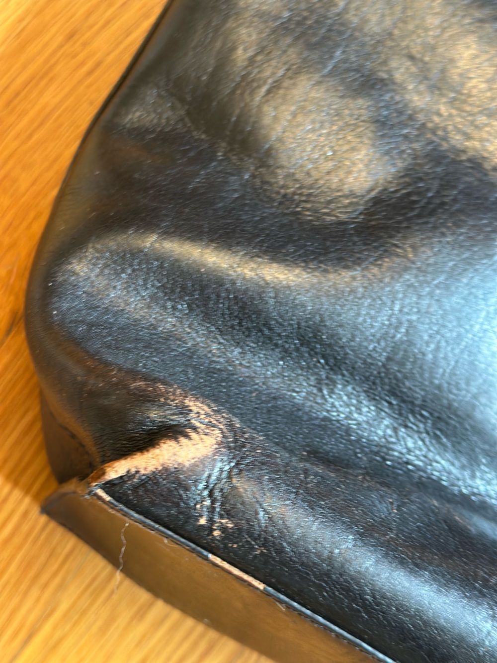 Hobo vintage classic Black Leather Tote Bag with red lining and pockets - Picture 3 of 9